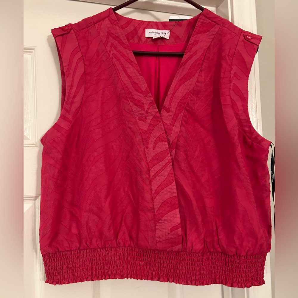Mark New York Large dark pink blouse short sleeves v neck